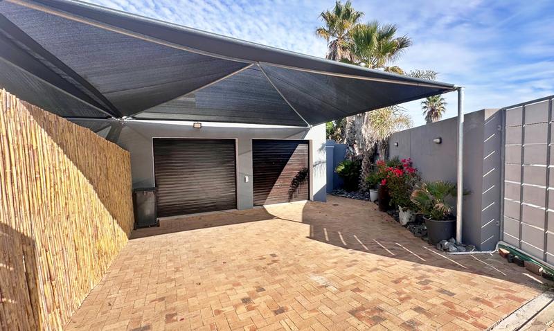 To Let 3 Bedroom Property for Rent in Van Riebeeckstrand Western Cape